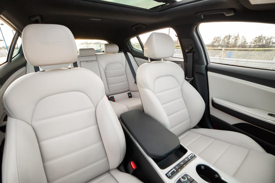 Интерьер Kia Stinger GT Night Sky Edition (CK) 2020 года  (AU) (фото 2 из 3)